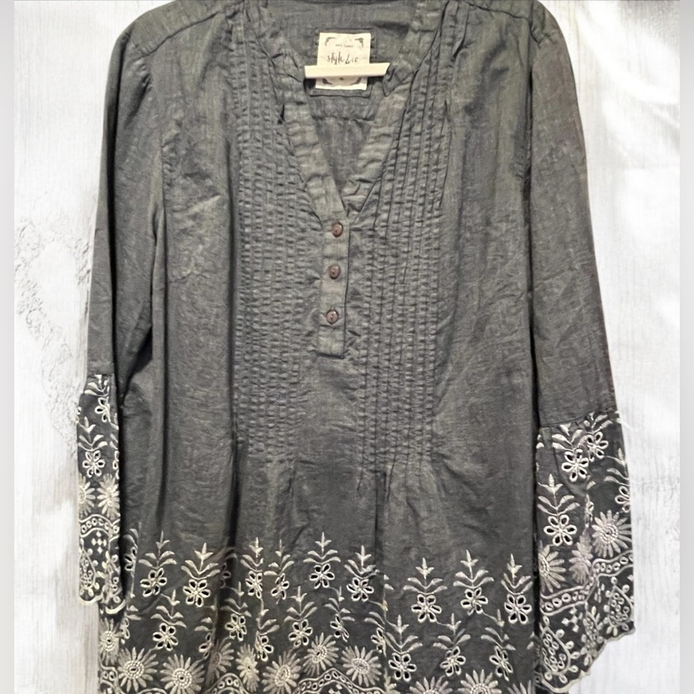 Style & Co. Gray Embroidered Top